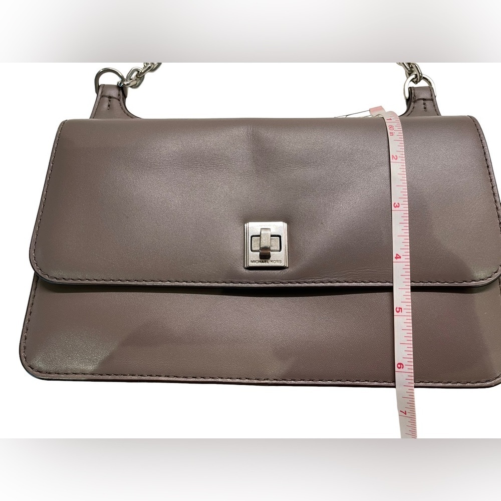 Michael Kors - nice leather Taupe / silver - crossbody handbag - like new - Picture 7 of 10